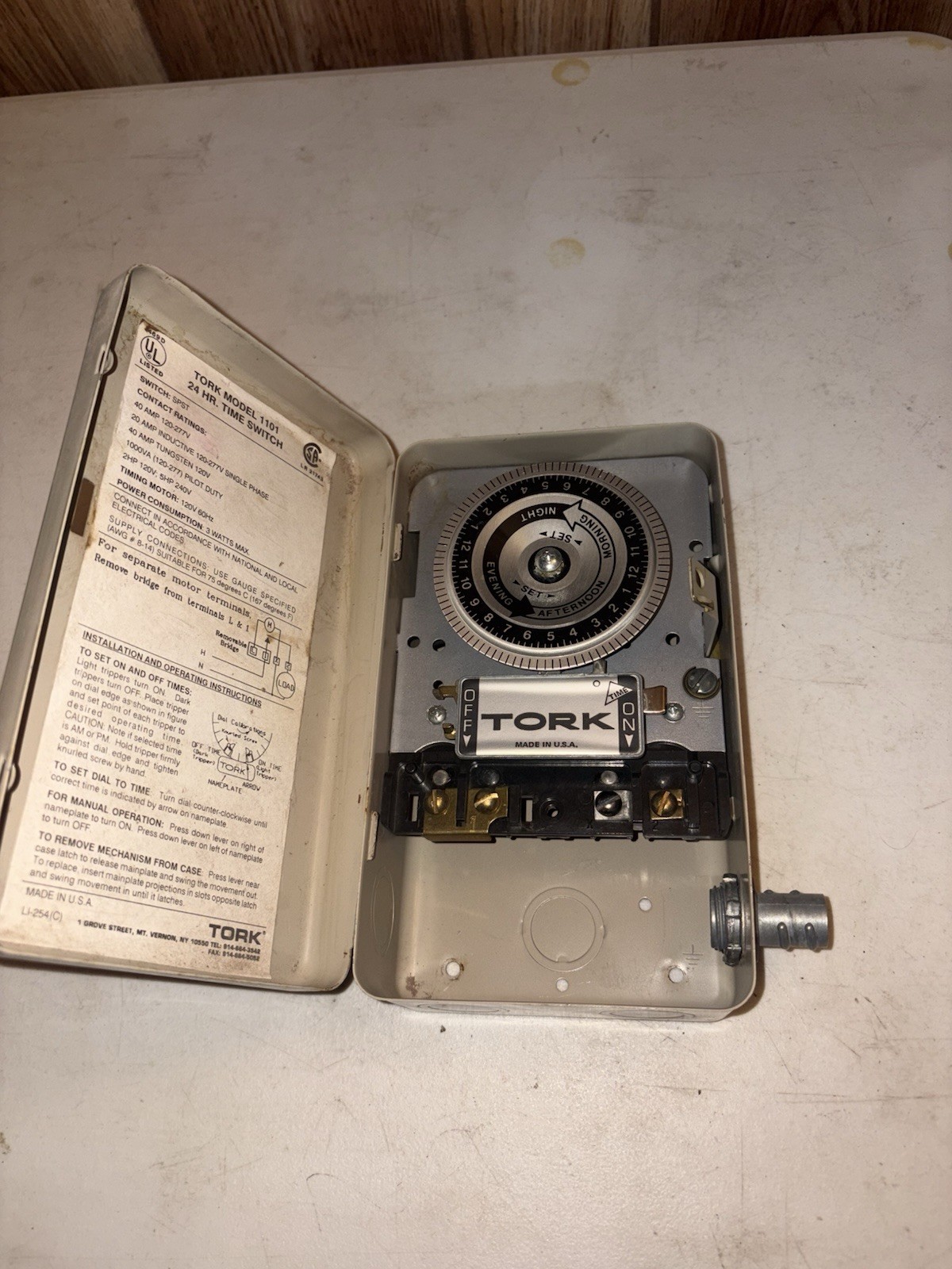 Tork 1101 Timer Control Switch Analog Mechanical 40 Amp 120 Volt 24 HR Dial Tan