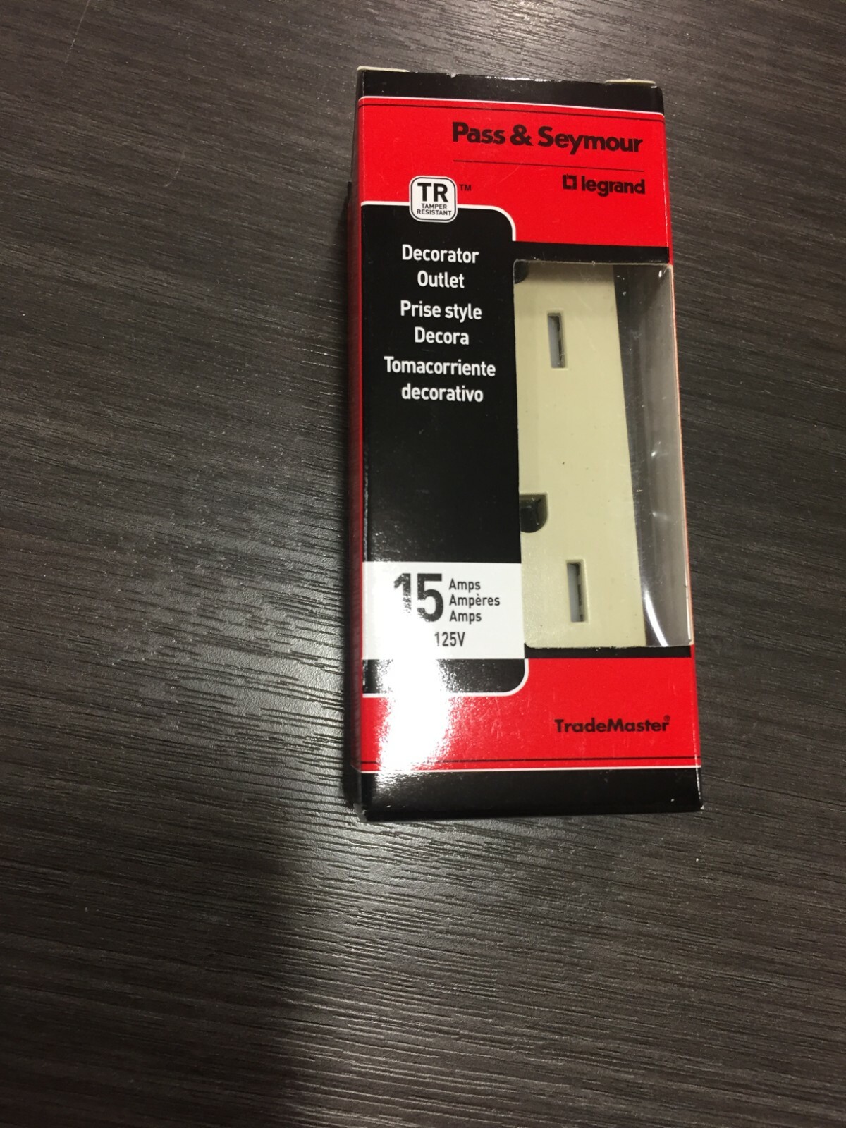Pass & Seymour 885TRICC8 Decora 15 amps 125 volt Ivory Outlet 5-15R 1