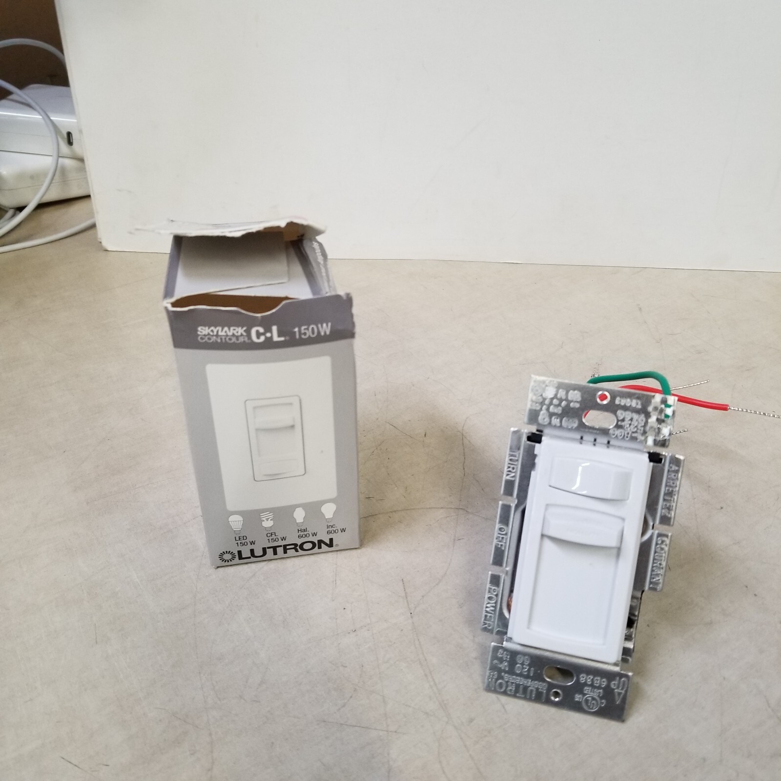 Skylark Lutron CTCL-153P-WH Single Pole 3 Way Dimmable CFL/LED Dimmer Switch