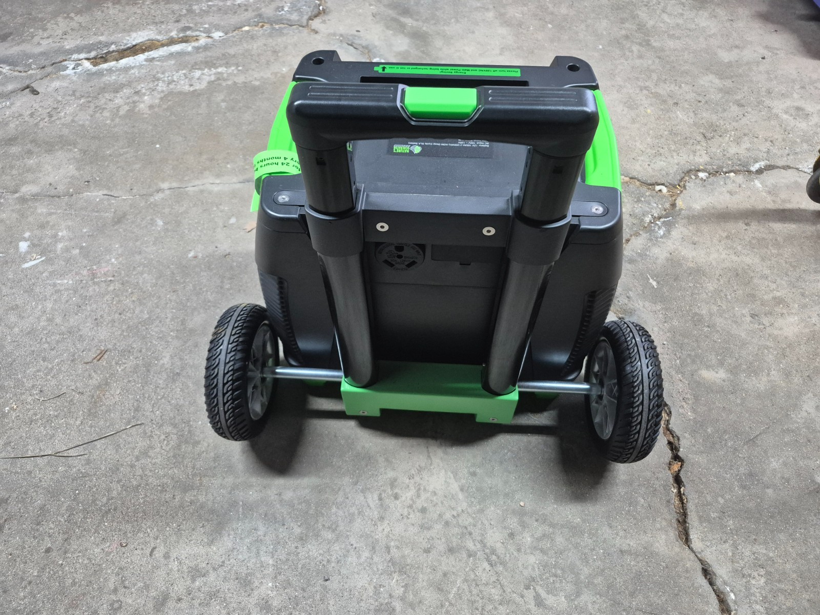 Nature’s Generator Elite 3600/w Solar/wind Note Local Pickup
