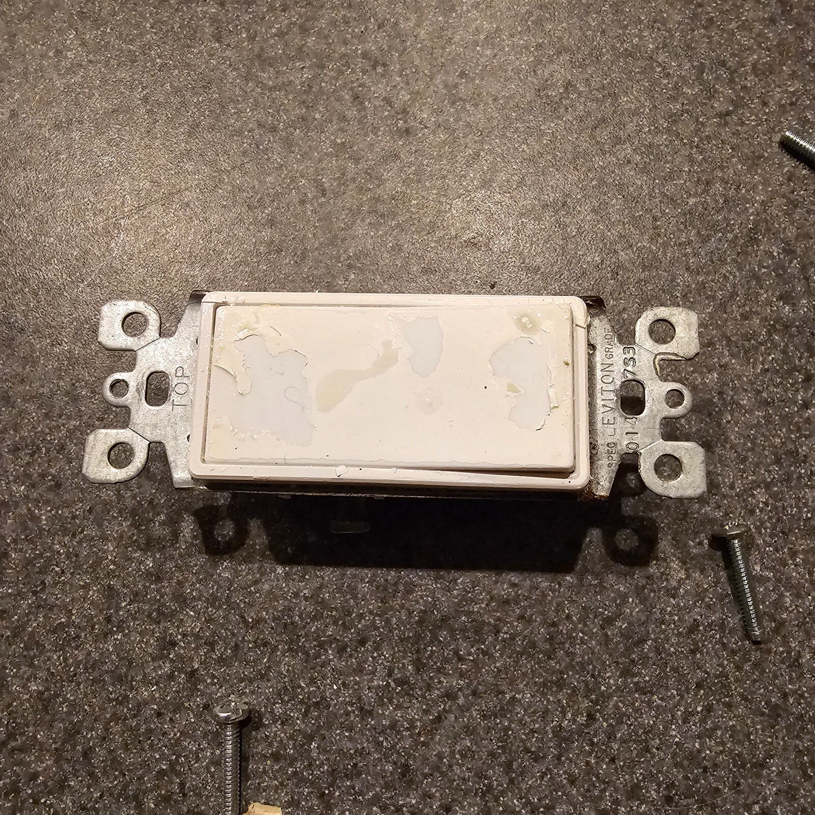 Leviton 3-Way White Smooth Rocker Wall Light Switch 15A 120V USA Seller