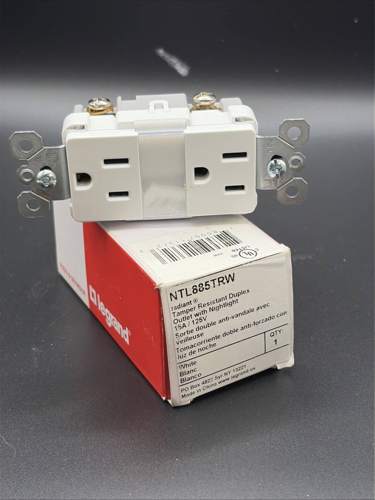 Pass & Seymour Legrand Radiant Duplex Outlets w/Nightlight NTL885TRW 🔥New🔥