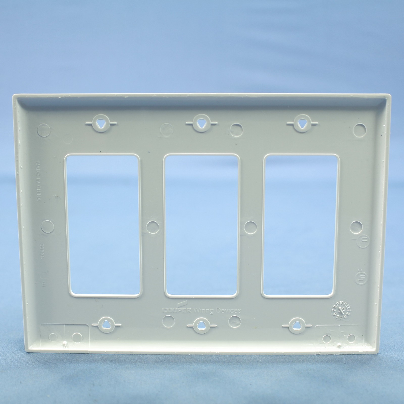 Cooper PJ263W White 3-Gang Decorator GFCI Nylon Mid-Size Wallplate Cover 15-pack