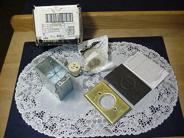 Leviton 010-5249-FBA Brass Cover Floor Box Assembly 125 Volts 15 Amp NEW IN BOX!
