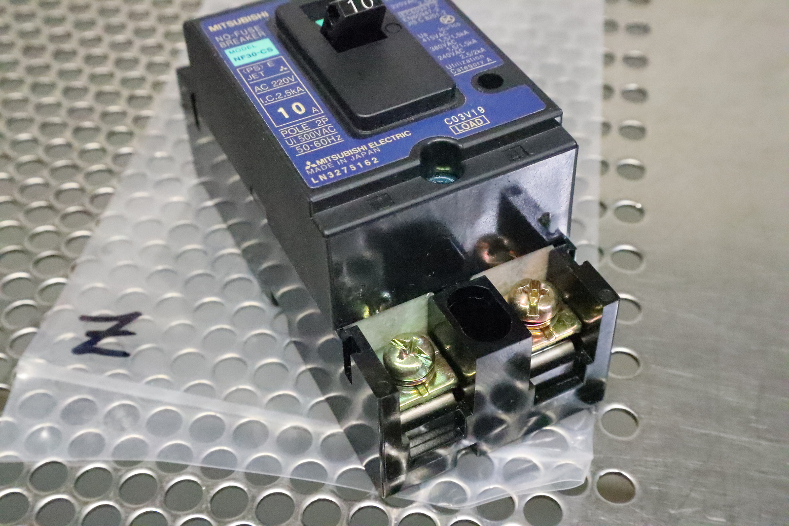 Mitsubishi NF30-CS 10A AC220V 2-Pole Circuit Breaker Used With Warranty