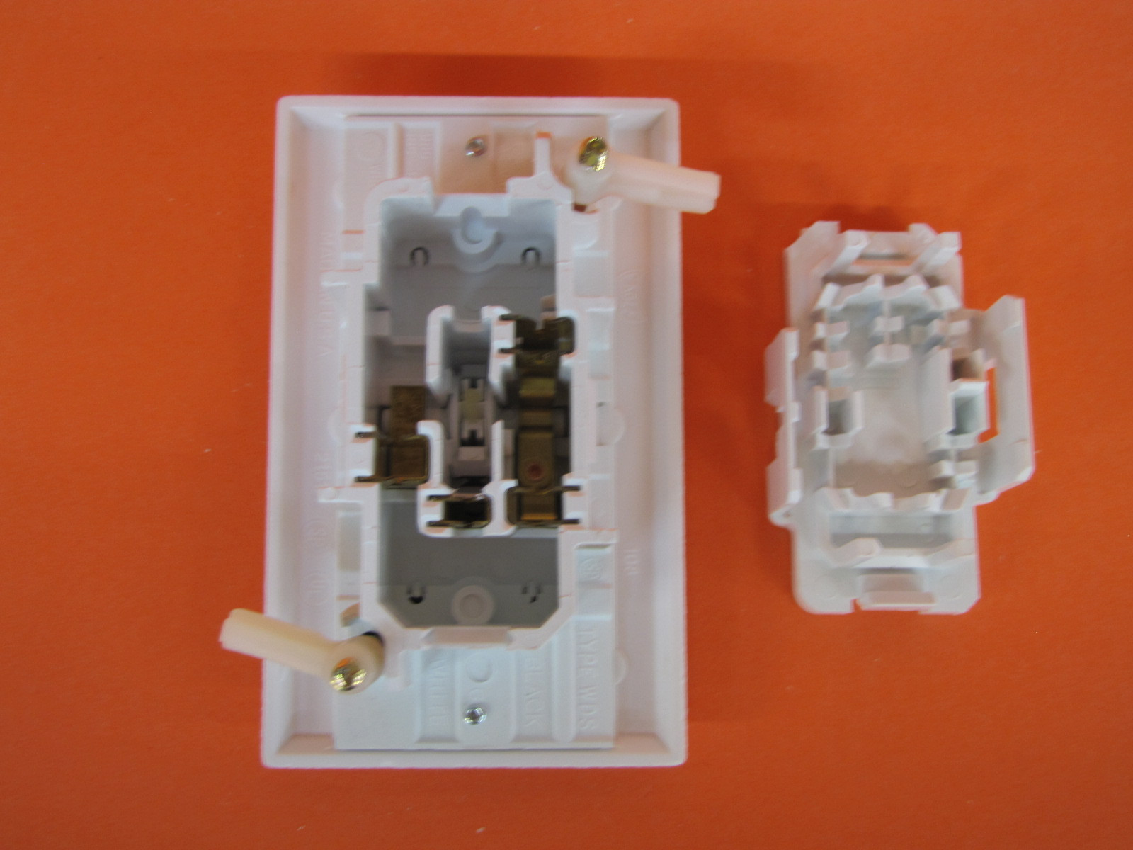 10 Pack Mobile Home RV Parts Self Contained Rocker Switch w/Cover plates