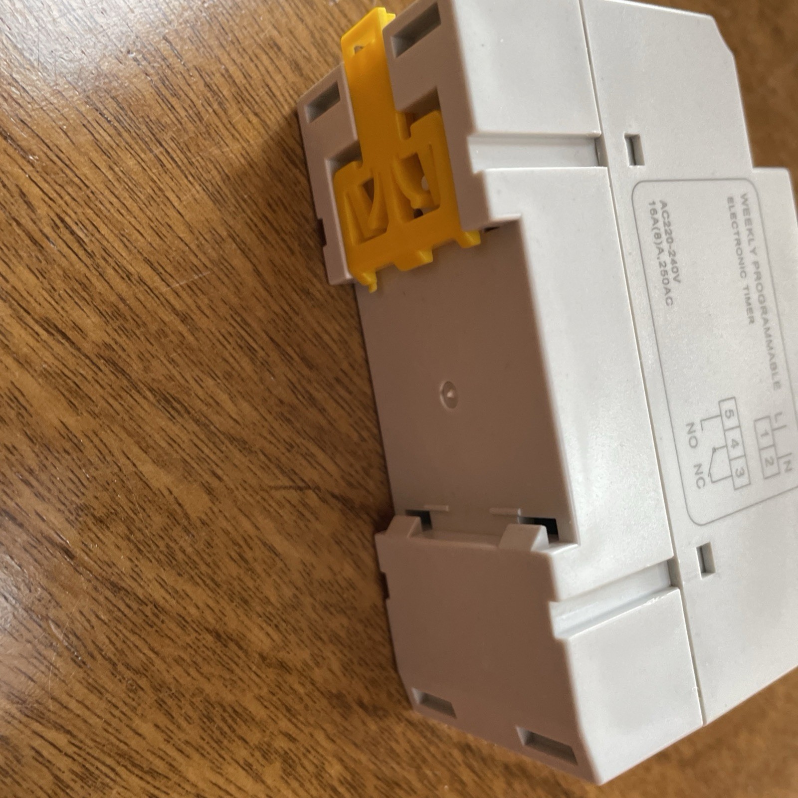 240 Vac 7 day timer switch 16A