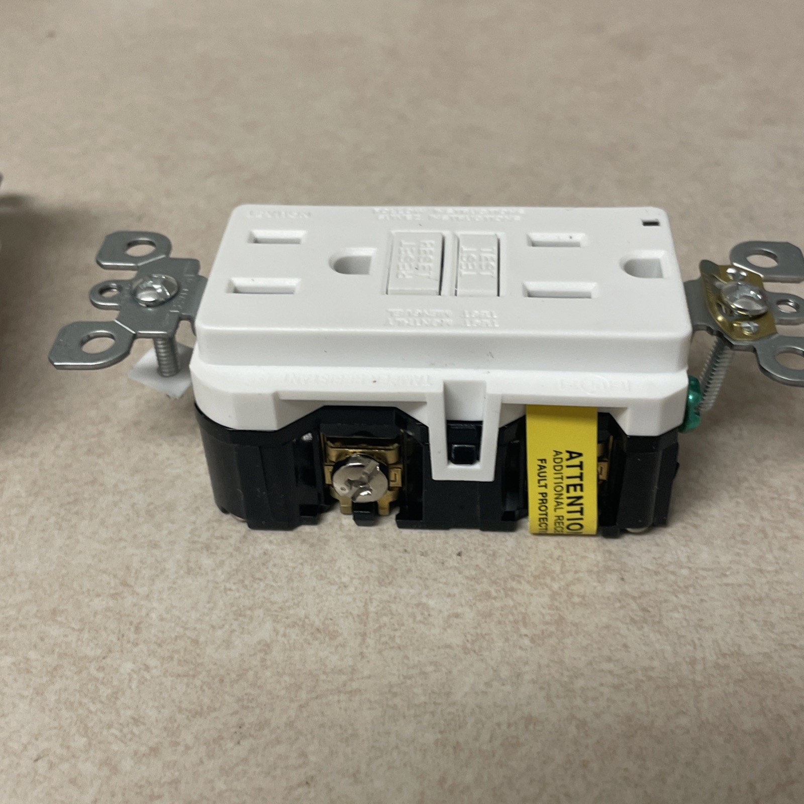 Leviton GFTR1-3W White 15A 125V Thermoplastic Tamper Resistant GFCI Receptacle