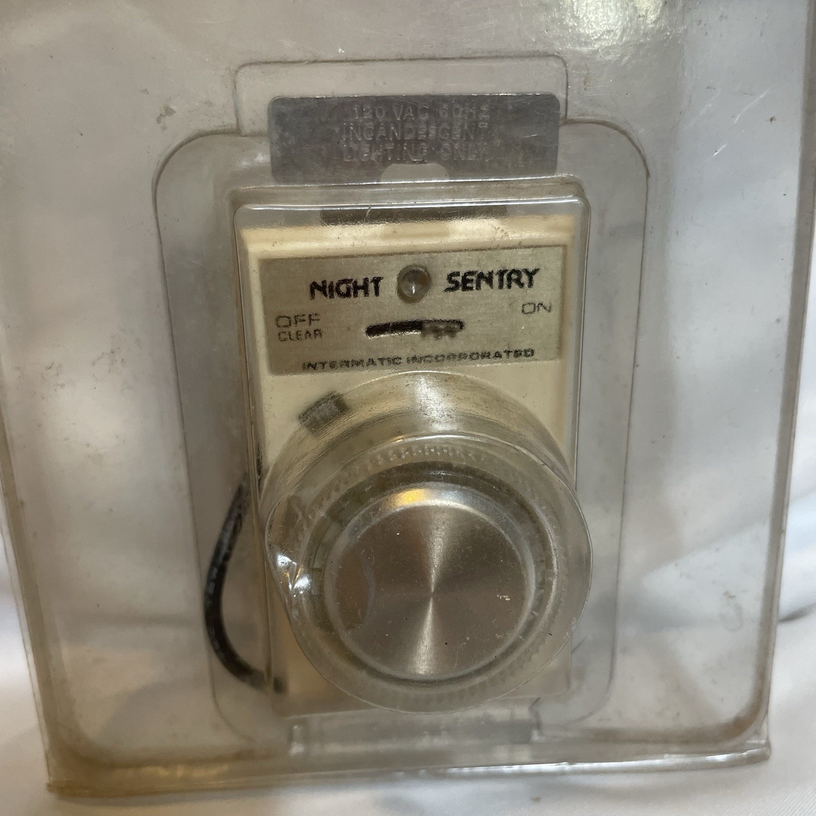 NEW Intermatic Programmable Electronic Wall Switch Security Timer Model EJ341C