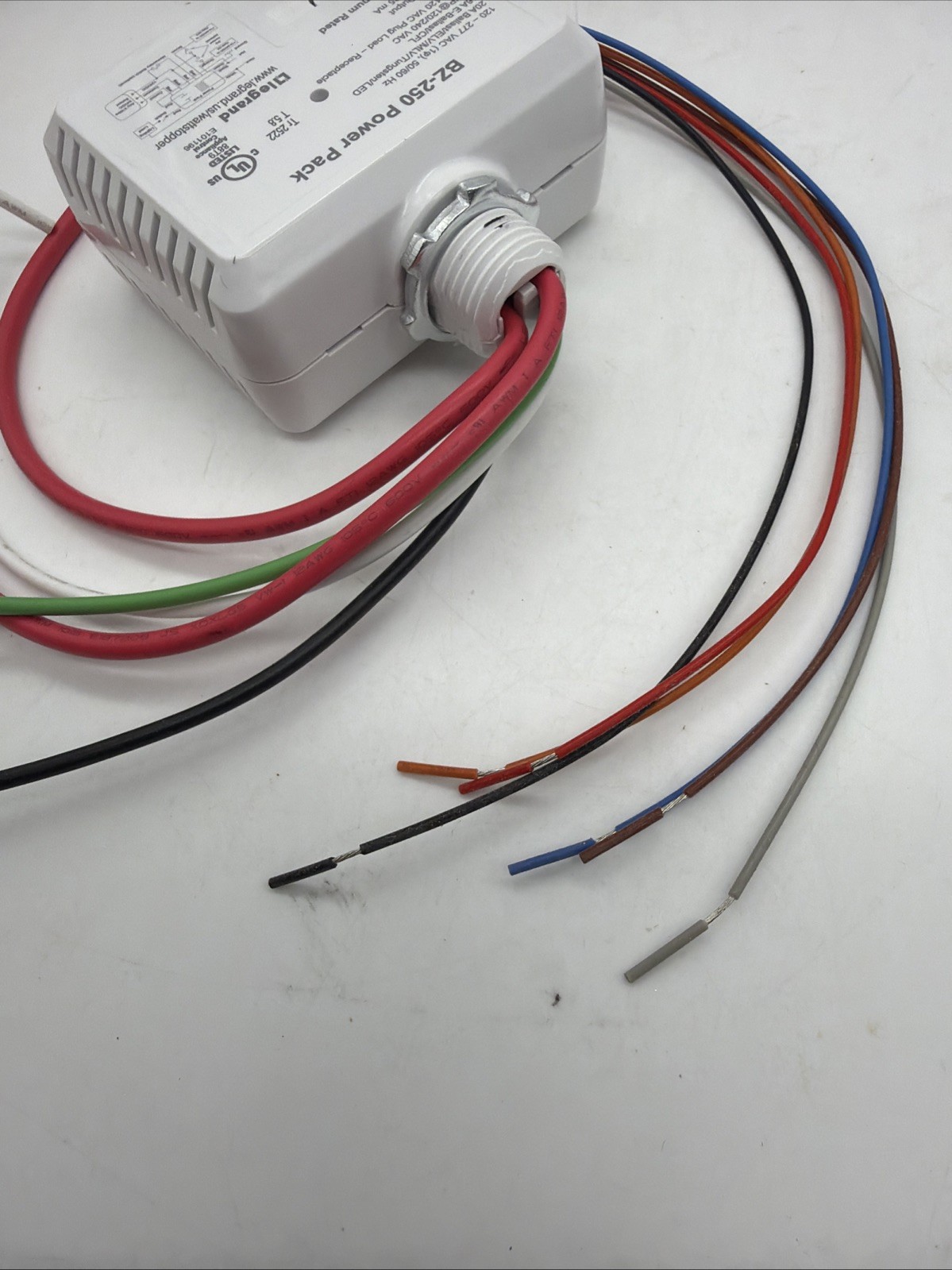 Wattstopper BZ-250 Power Pack 120-277V 24VDC 225mA Auto-On Manual-On Open Box
