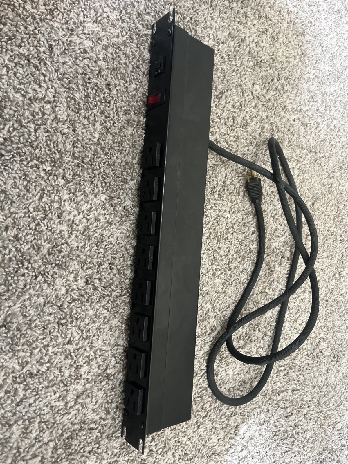 HAMMOND MFG 1582H8A1BK 8-Outlet Strip Rack Mount Surge Protection