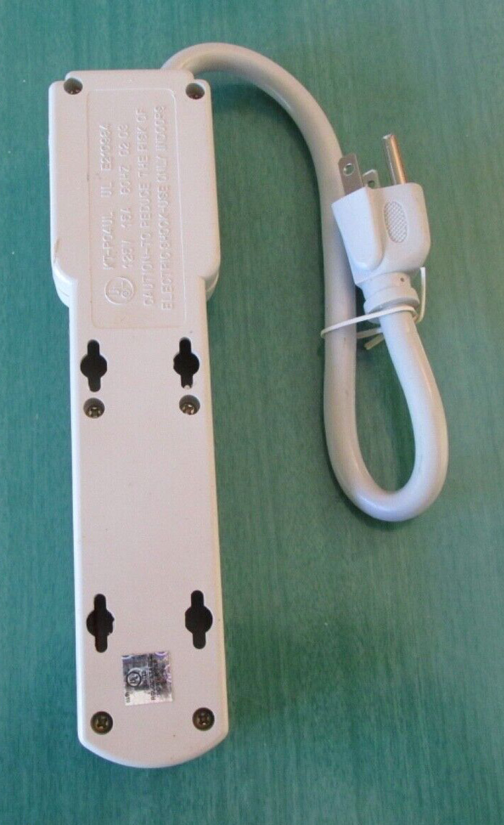 4 OUTLET POWER STRIP / SAFETY CIRCUIT BREAKER -Powtech PT-7800 -NEW No packaging