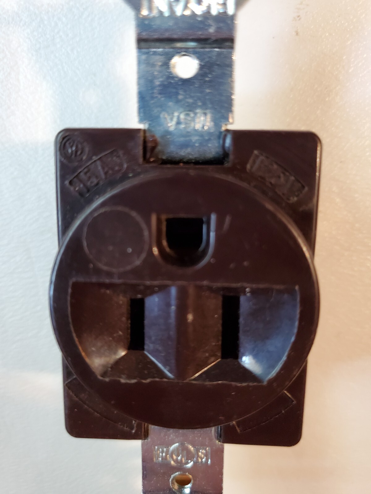 Six (6) Bryant 5251 Brown Side Wired Single Receptacle 125V 15A USA