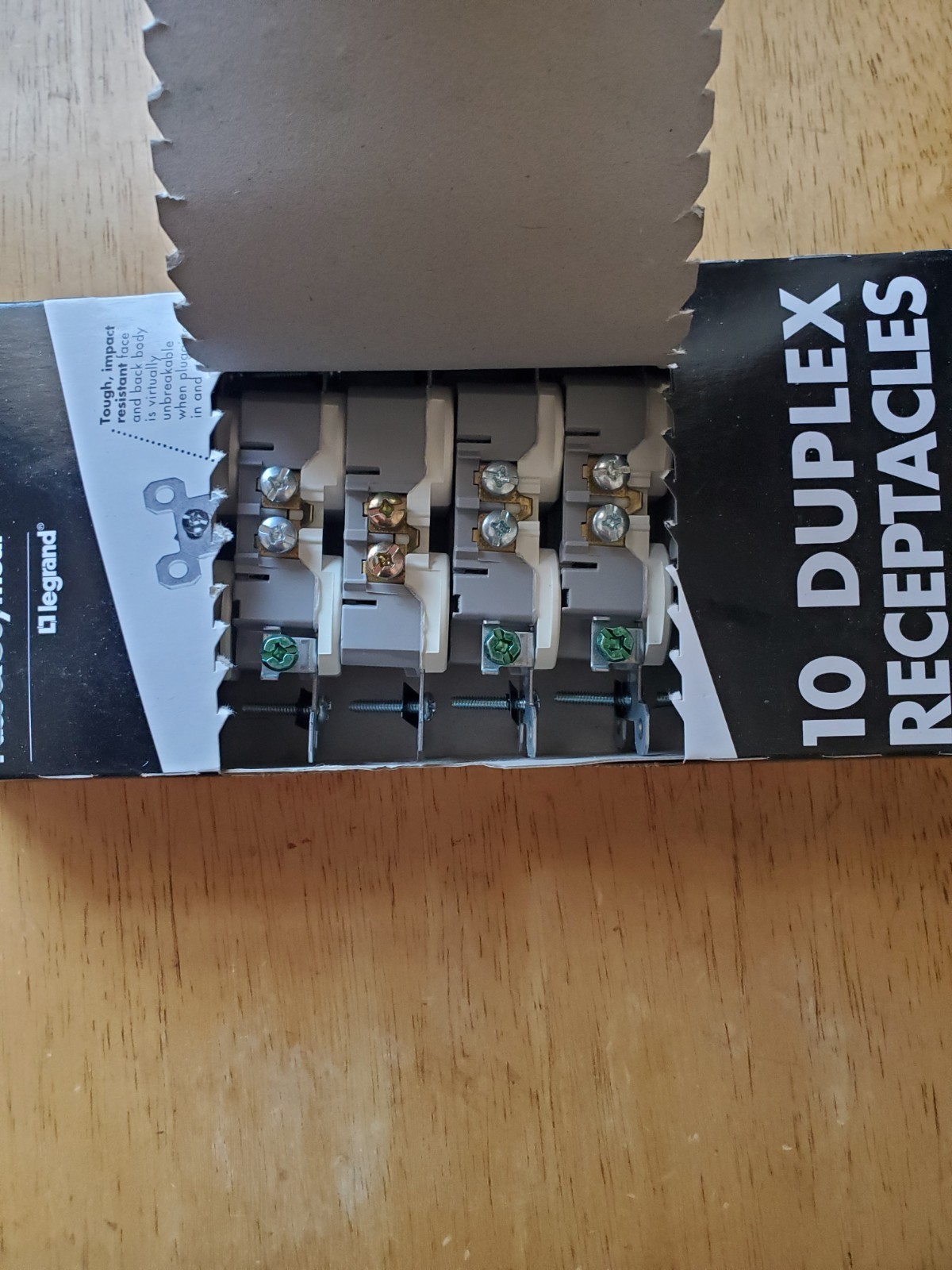 Legrand Trade Master 10 Duplex Receptacles 15AMP 125 VOLTS White 10 PC NIB