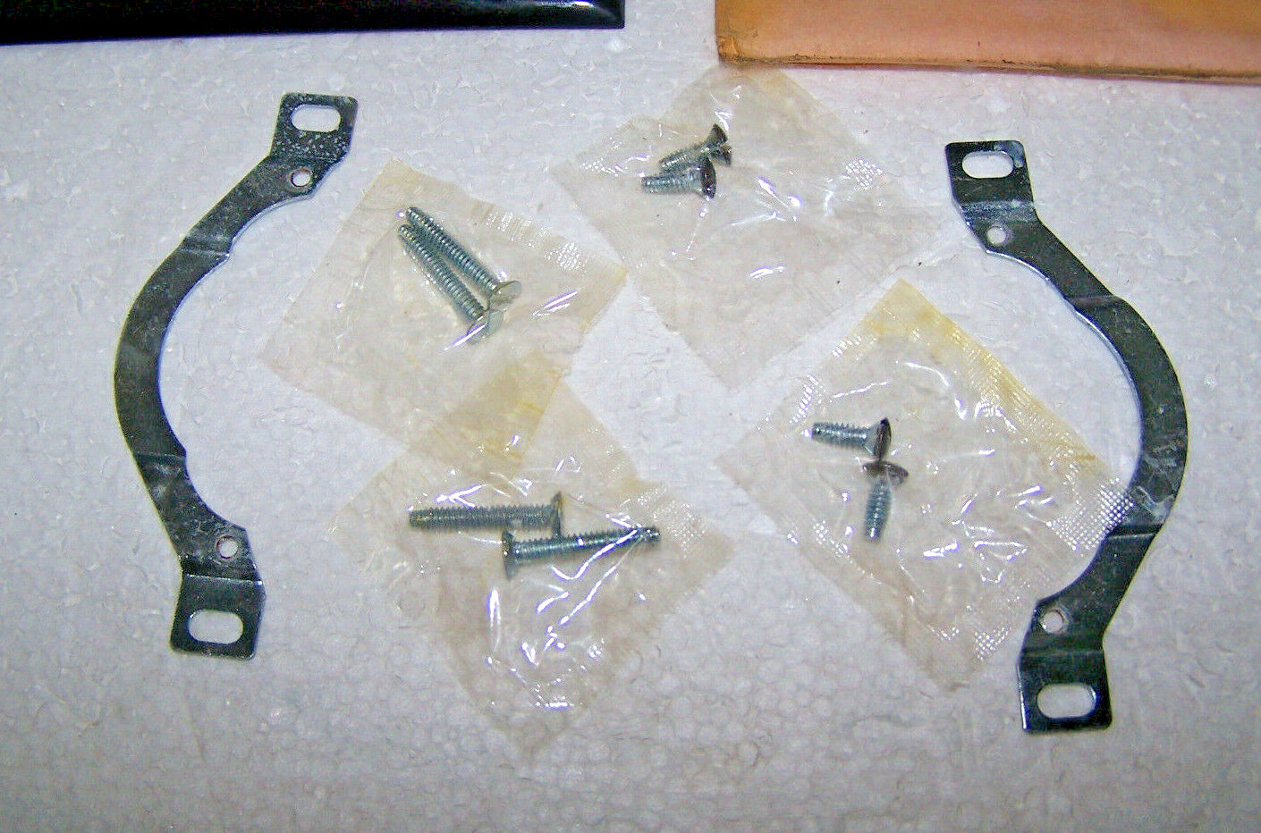 HUBBELL Wall Plate 2-Gang Blank Wallplate Cover P24X Outlet Electrical USA NOS