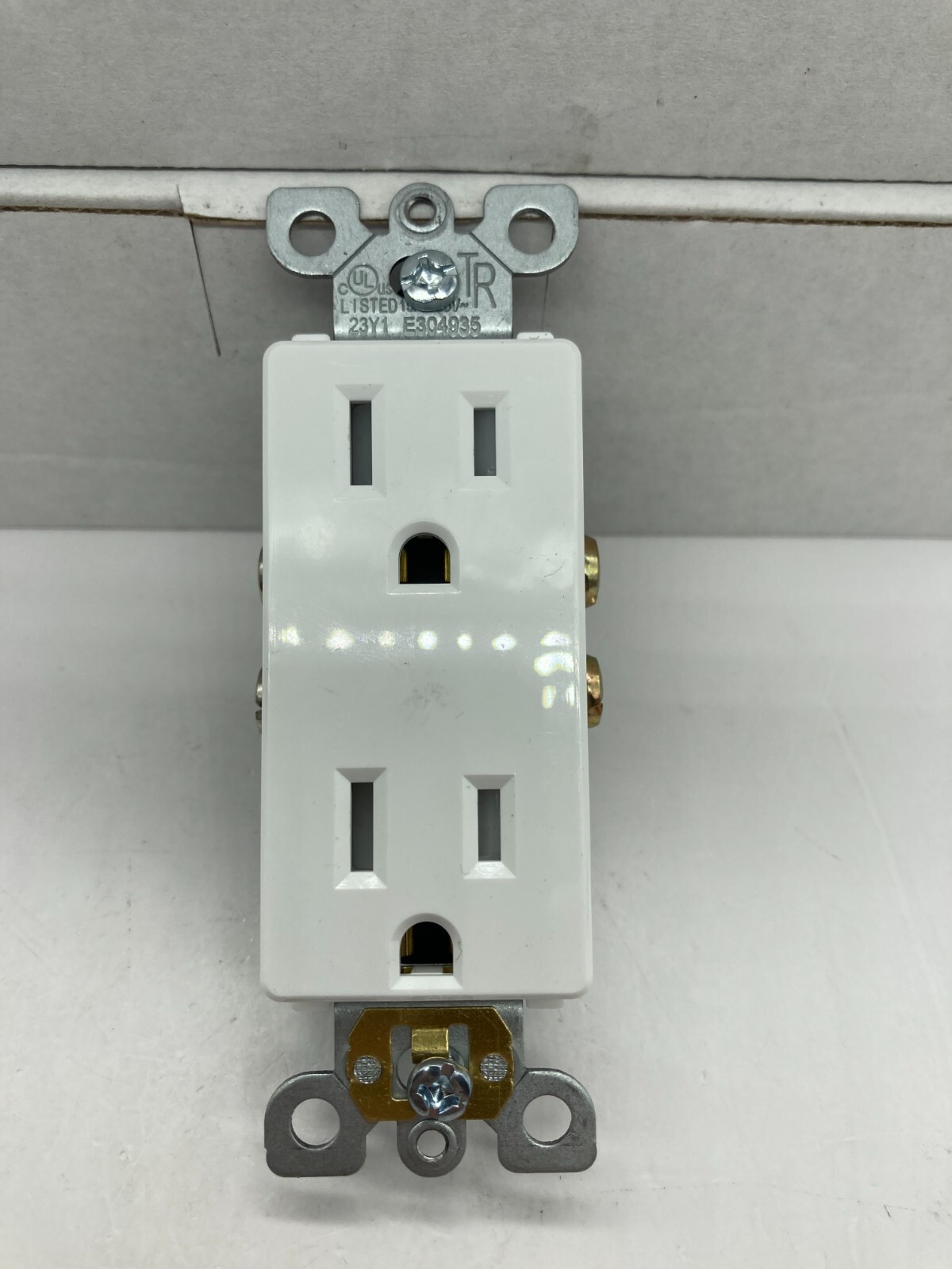 30Pack White TR Decora Duplex Outlet Receptacle 15 Amp 125 Volt Tamper Resistant