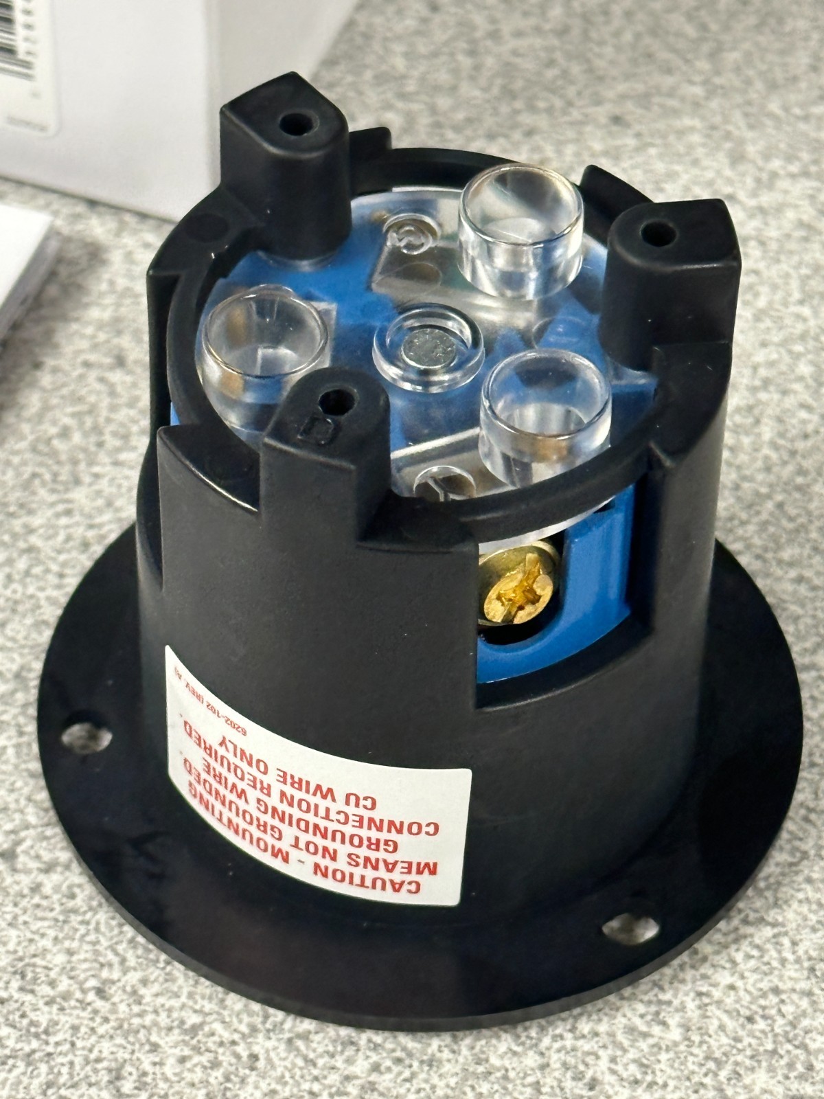 NEW Eaton AHCL630FO Blue Locking Flanged Outlet 30A 250V 2 Pole 3 Wire L6-30R