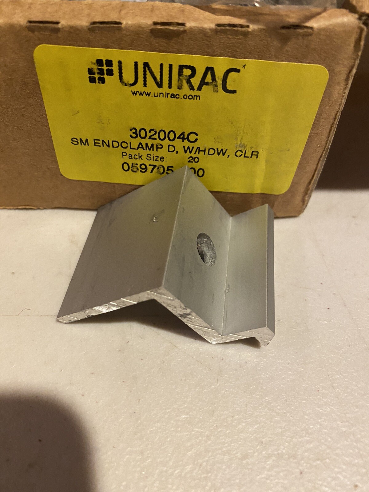 Box of 20 Unirac Solar Mount 302004C Solar Mount SM End Clamp D w/ Hardware