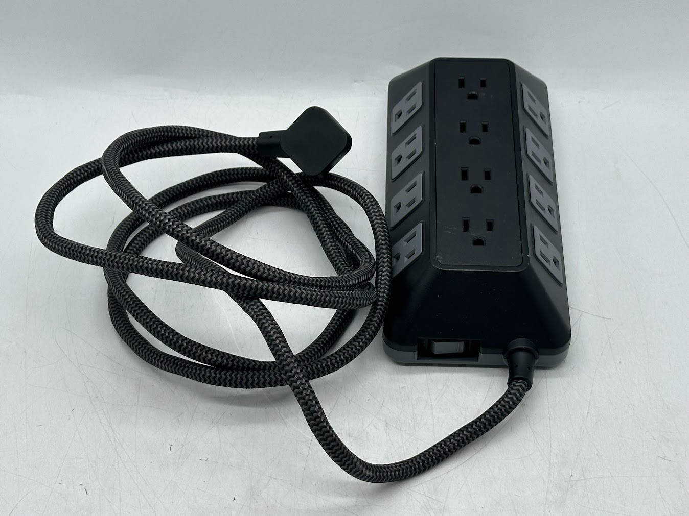 GE Turtle Surge Protector – Black/Gray – 12 Adapter