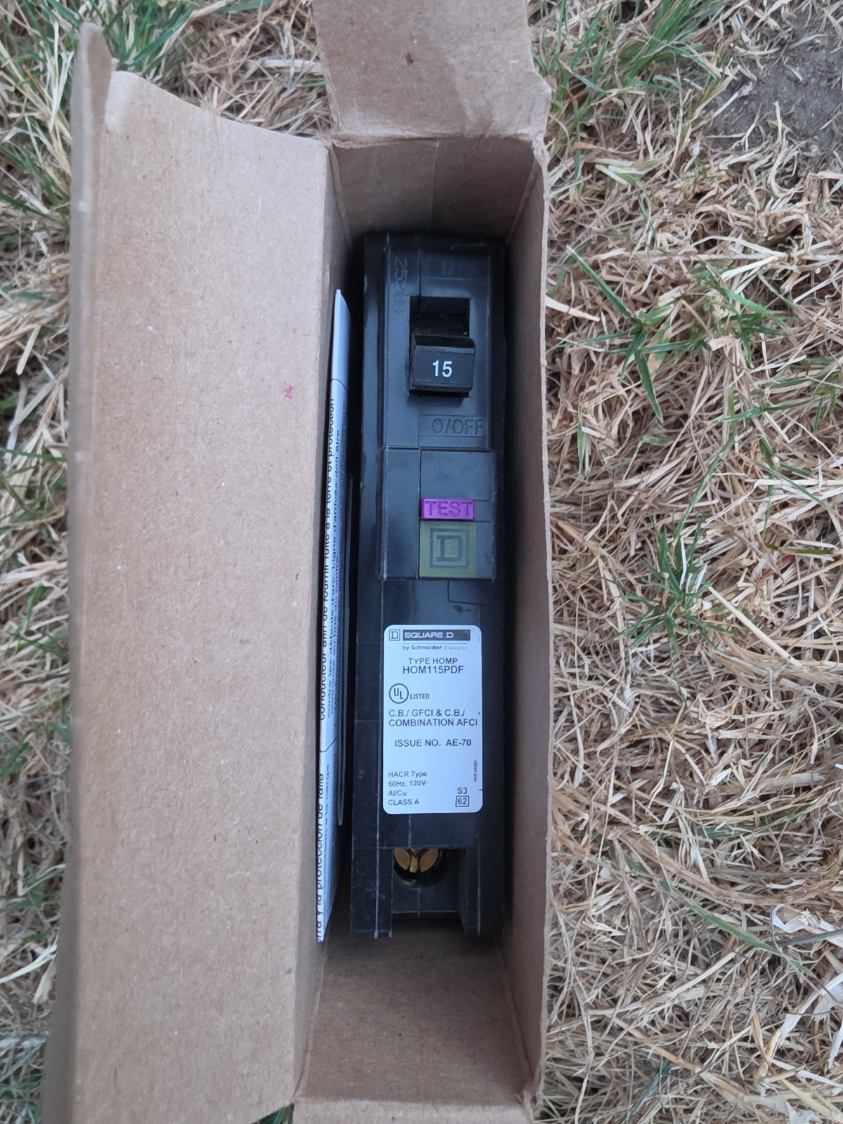 Square D Homeline HOM115PDFC Plug-On Neutral Dual Function Breaker