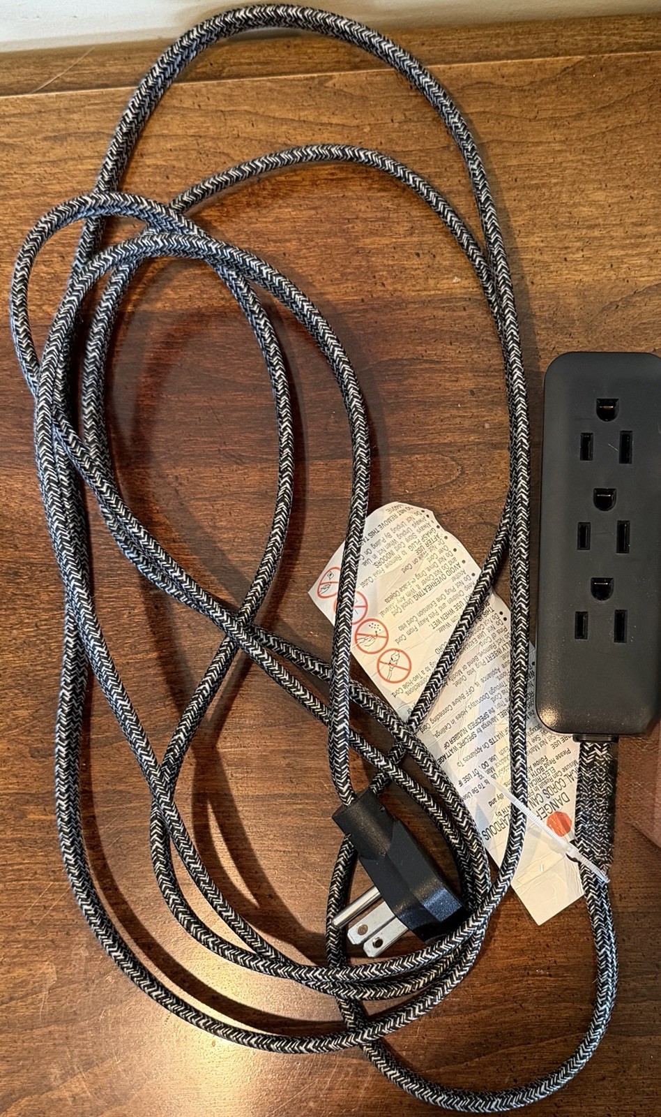 Cordinate Designer Extension Cord 10 FT 3-Outlet Flat Plug Braided Fabric Black