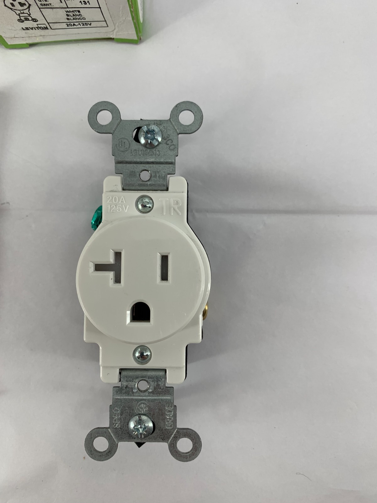 Levition T5020-W White TR Single Receptacle 20A 125V Narrow Body Lot of 8