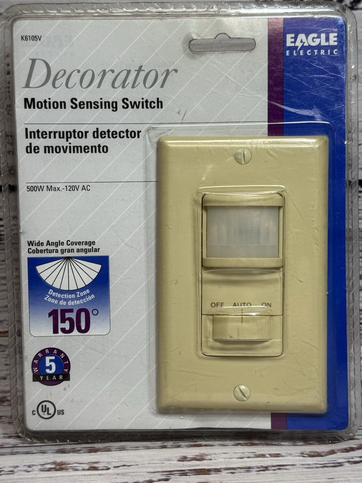 Eagle Electric Motion Sensing Switch 150° Detection 500W 120V w/Cover Plate