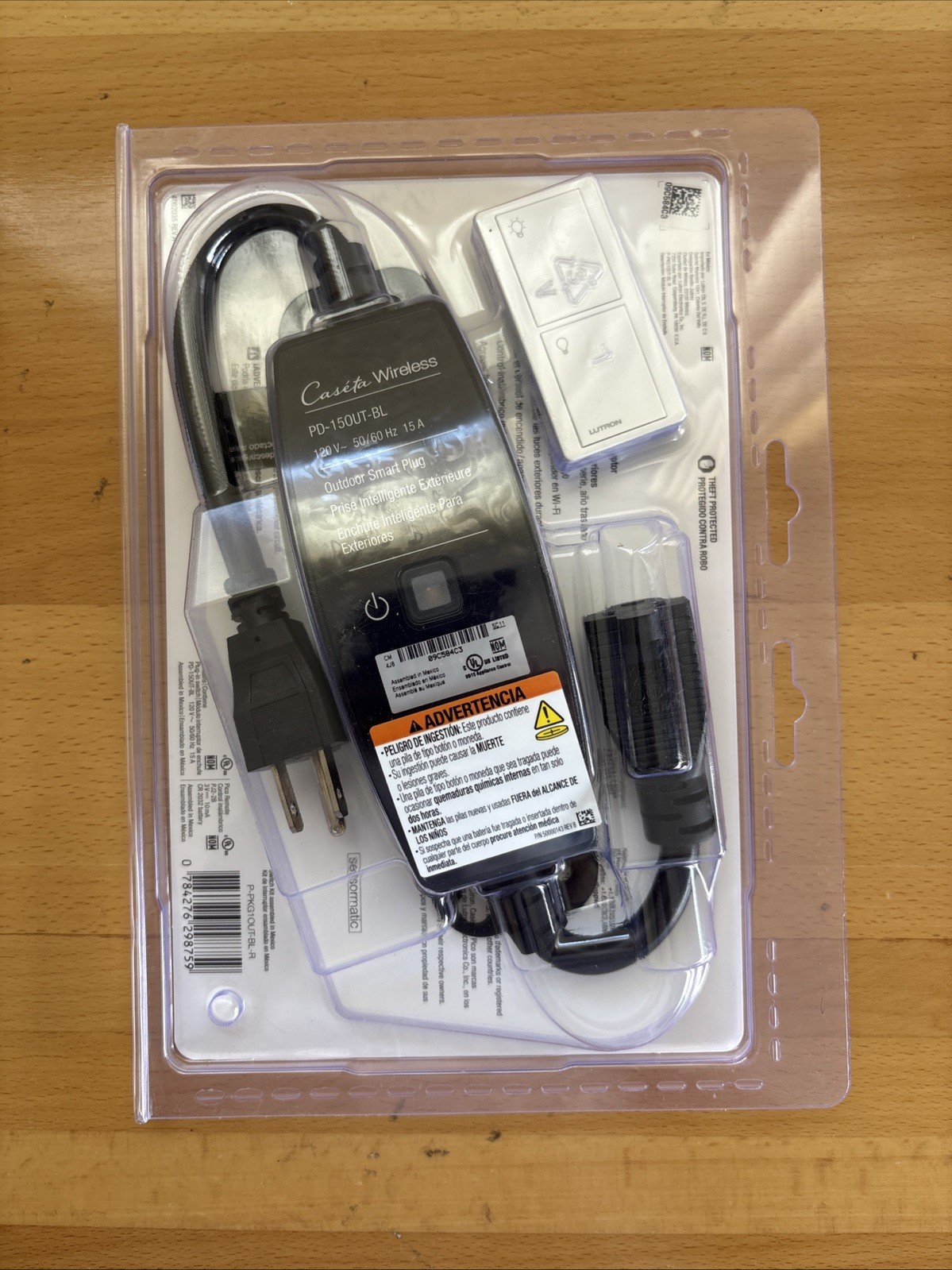 Caseta Weatherproof+ Outdoor Smart Plug With Pico Remote For Landscape/String