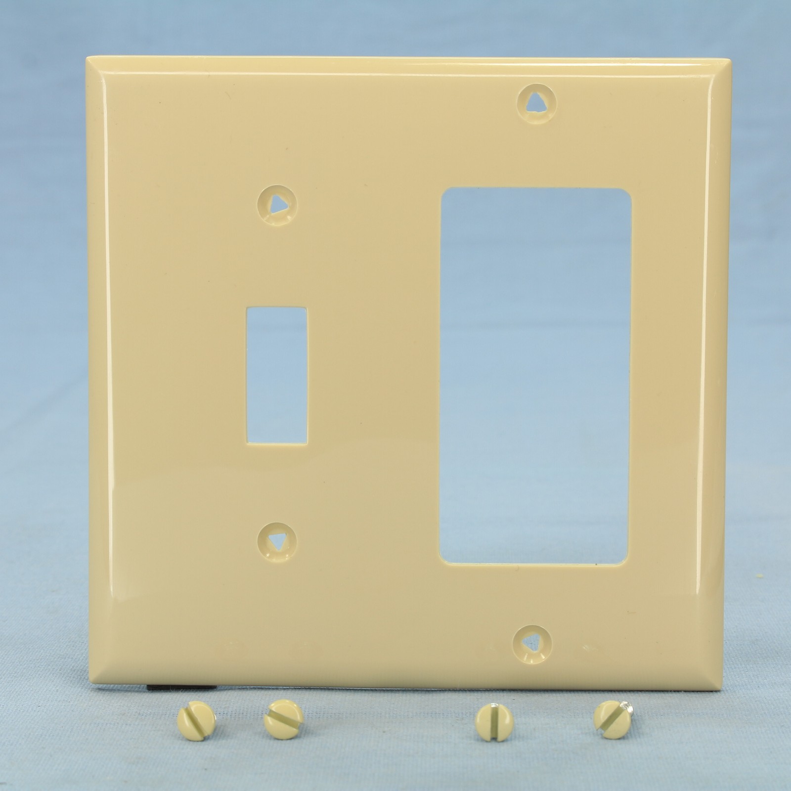Cooper 5153V Ivory Toggle Switch 2-Gang Decorator GFCI Unbreakable Wallplate GFI