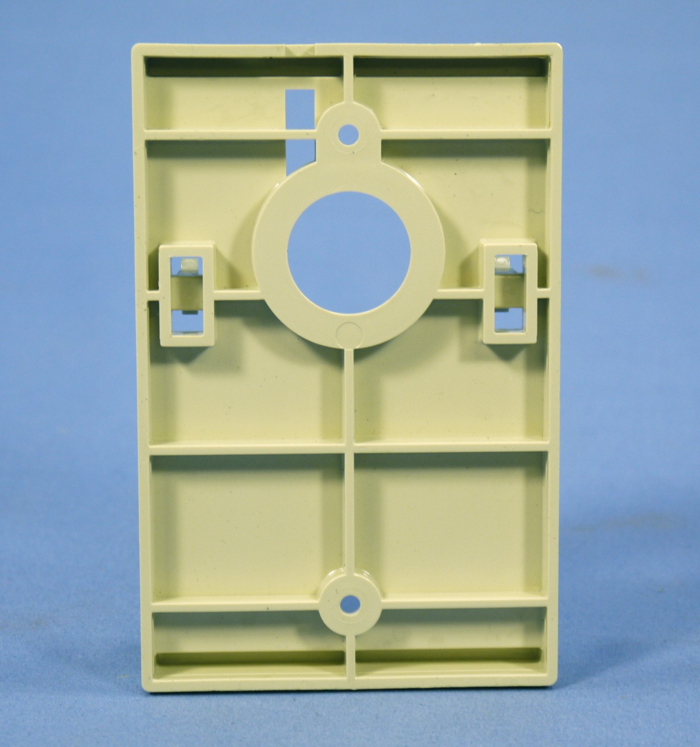 Leviton 6781-I Ivory Wall Surface Mounting Adapter for Occupancy Sensor + Gasket