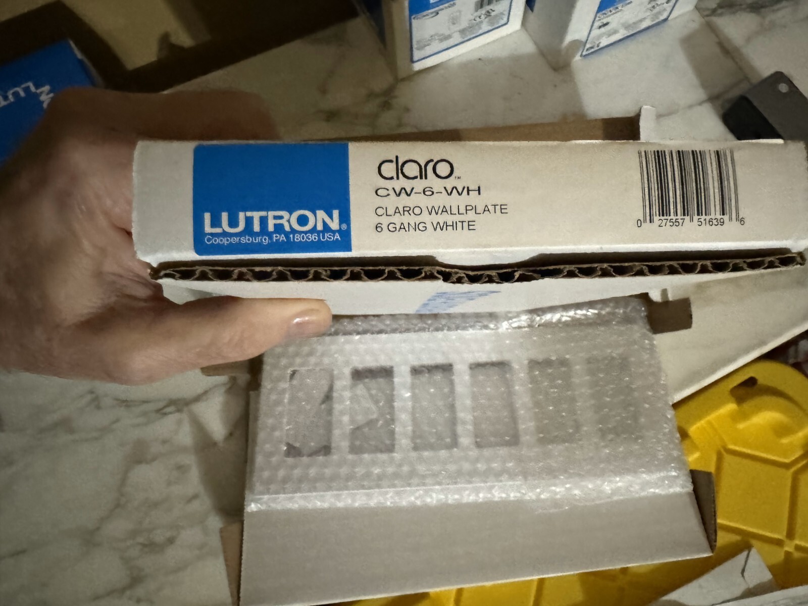 Lutron Claro 6-Gang Wallplate Gloss White CW-6-WH (1-Pack) – (Brand New)