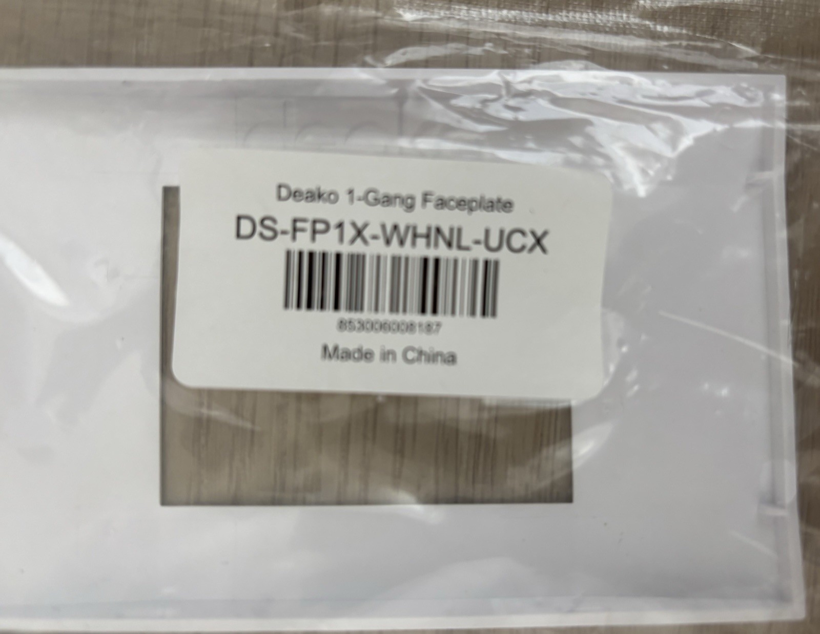 NEW Deako 1-Gang Backplate & Faceplate, Simple Rocker Switch, DS-BS1X-WHNL-UCQ