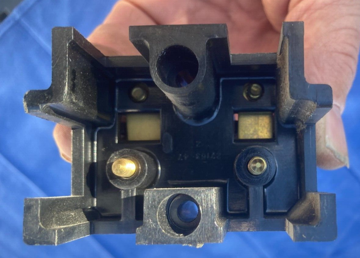 ARROW HART 27163-47 CR-15 Fuse Holder Block 30 Amp 125 Volts 15-20A, 25A, 30A.