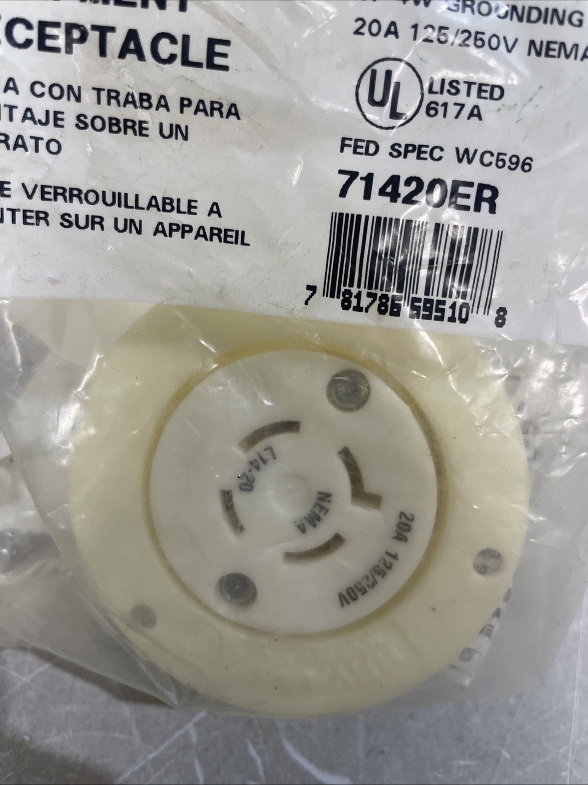 Bryant 20A Locking Flange Receptacle 71420ER