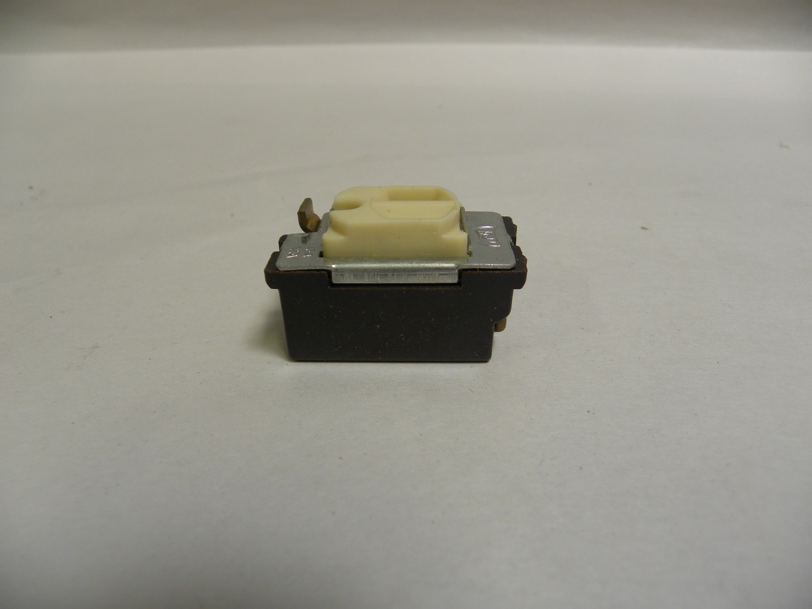 NOS Vintage Ivory Eagle No. 967 Interchangeable U-Ground Receptacle Plug (A3)
