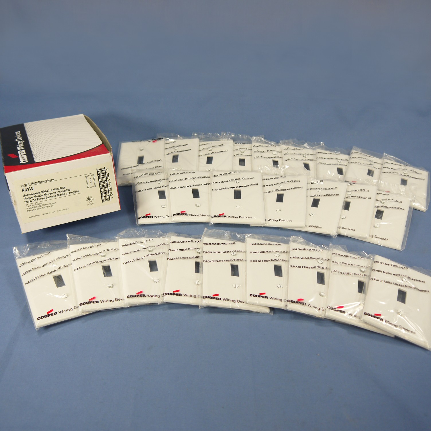 Cooper PJ1W White 1-Gang Toggle Unbreakable Nylon Mid-Size Wallplate Cover 25pcs