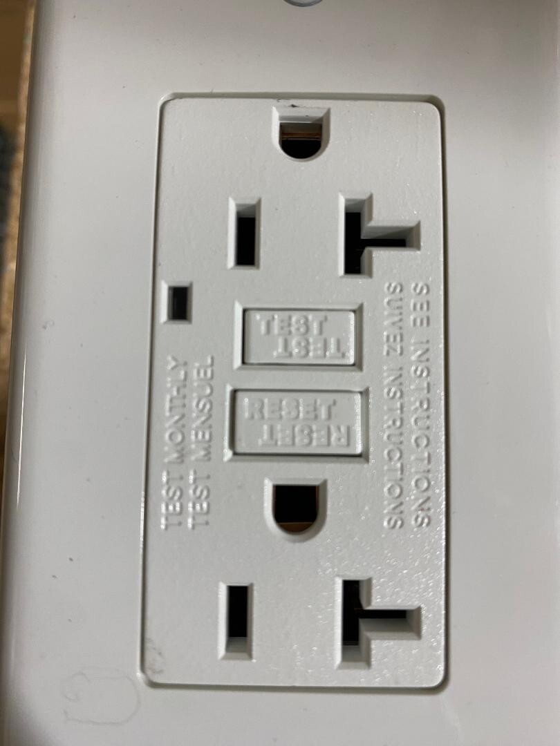10 pack 20A GFCI Receptacle Outlet w/ LED & Wallplate UL Listed – White 20 Amp