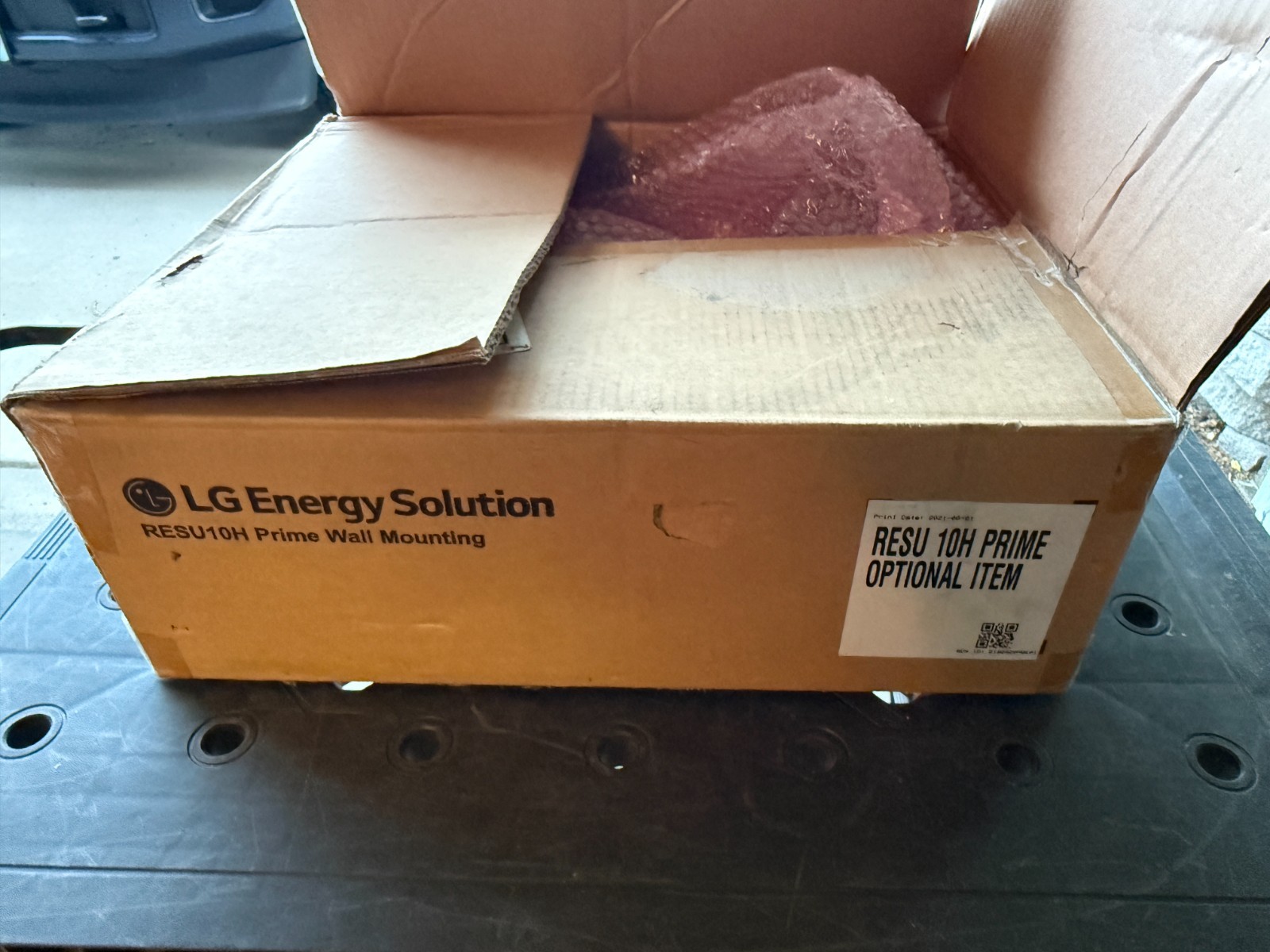 LG ENERGY RESU10H PRIME BATTERY WALL MOUNT