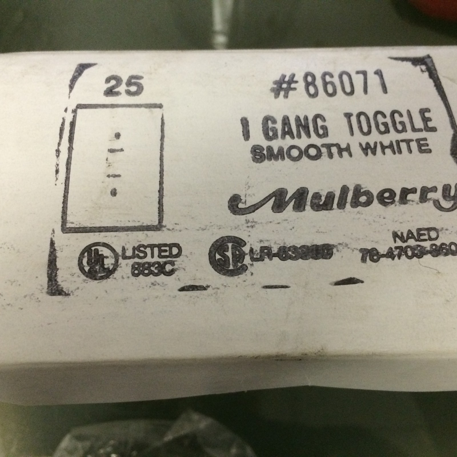 (1 pc) Mulberry 1 Gang Toggle Switch Wall Plate Cover White Smooth Metal 86071