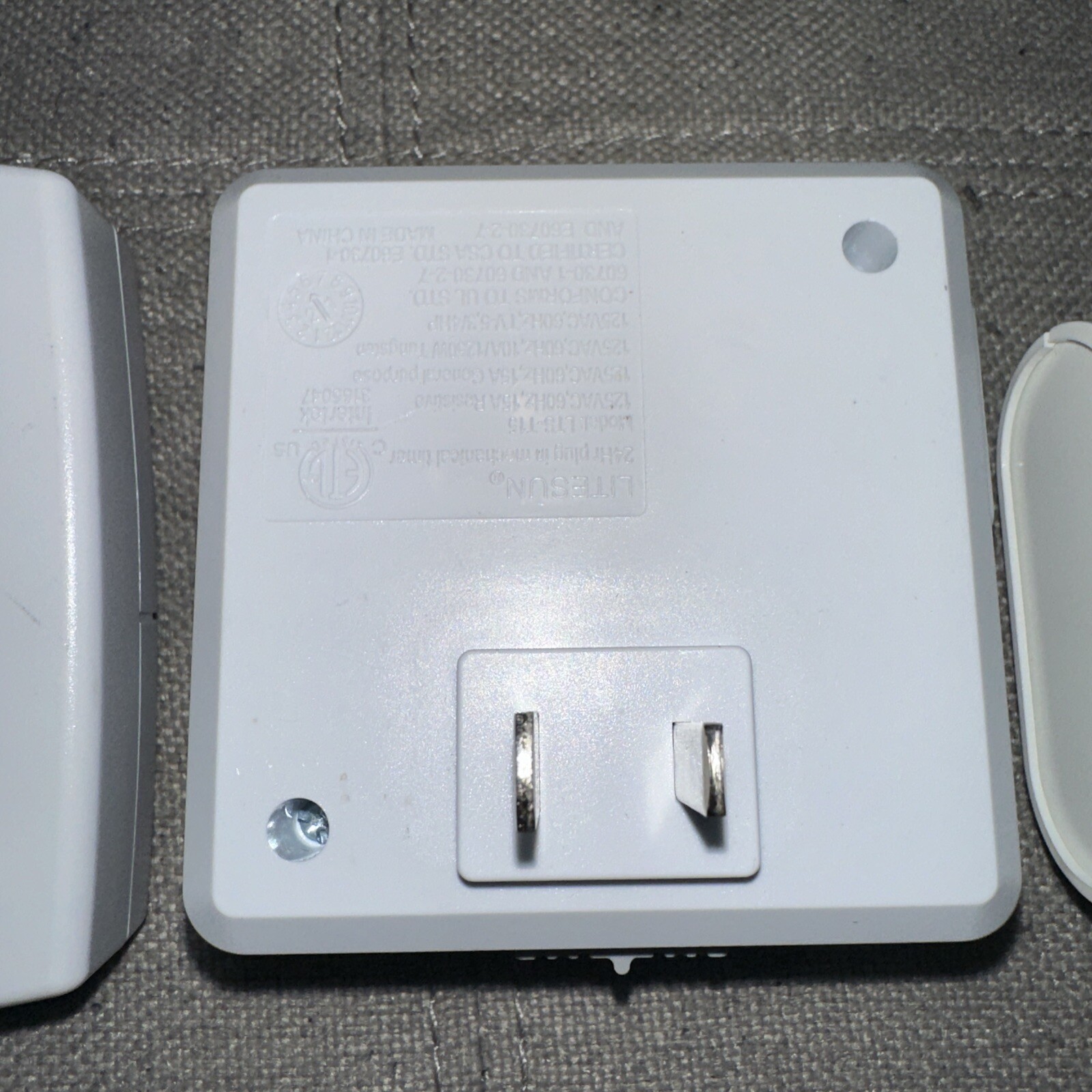 3 Automatic Light Timers Outlet 24 Hours. Only Used Once.