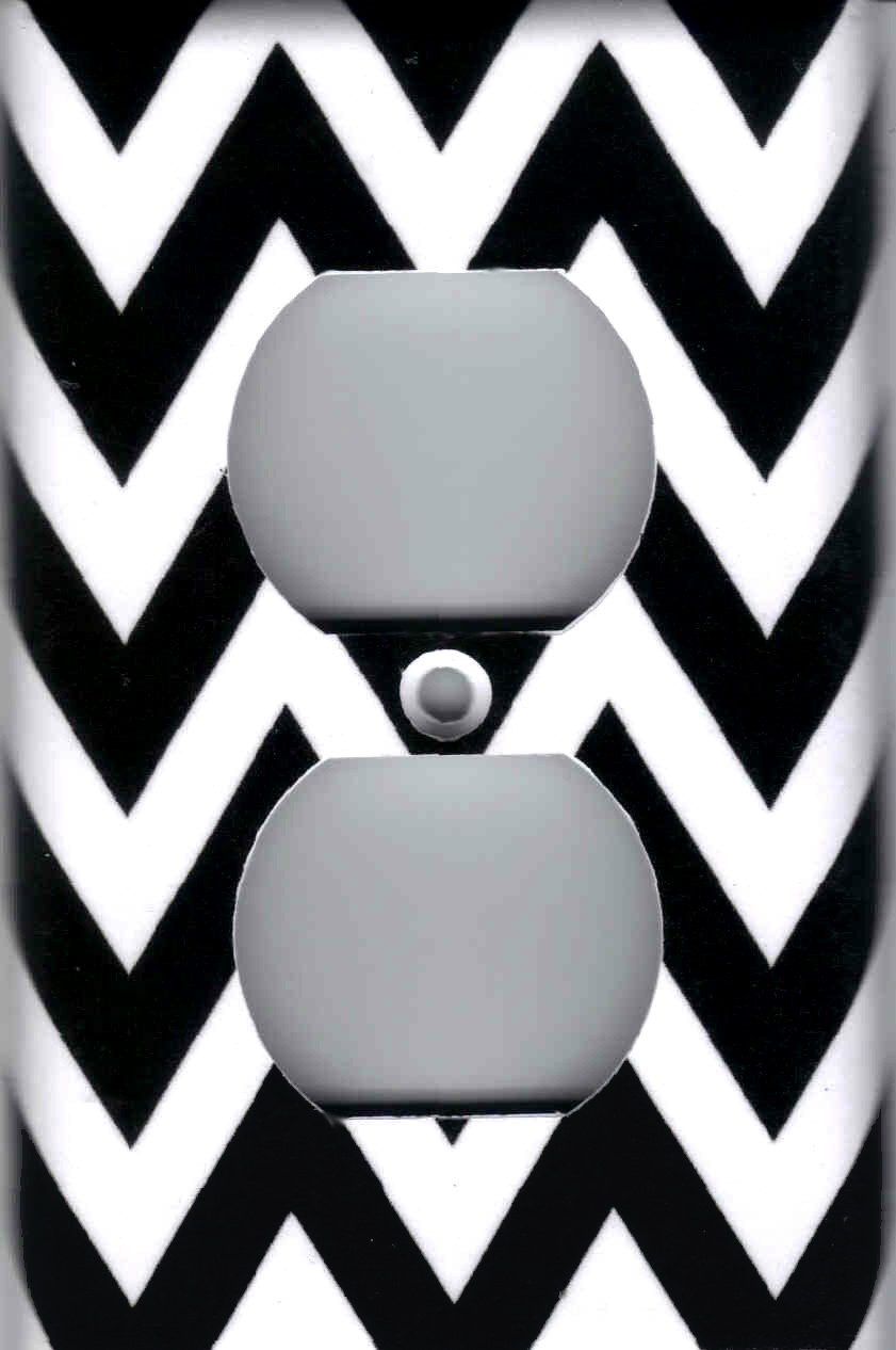 CHEVRON ZIG ZAG BLACK AND WHITE HOME WALL DECOR LIGHT SWITCH PLATES OR OUTLETS