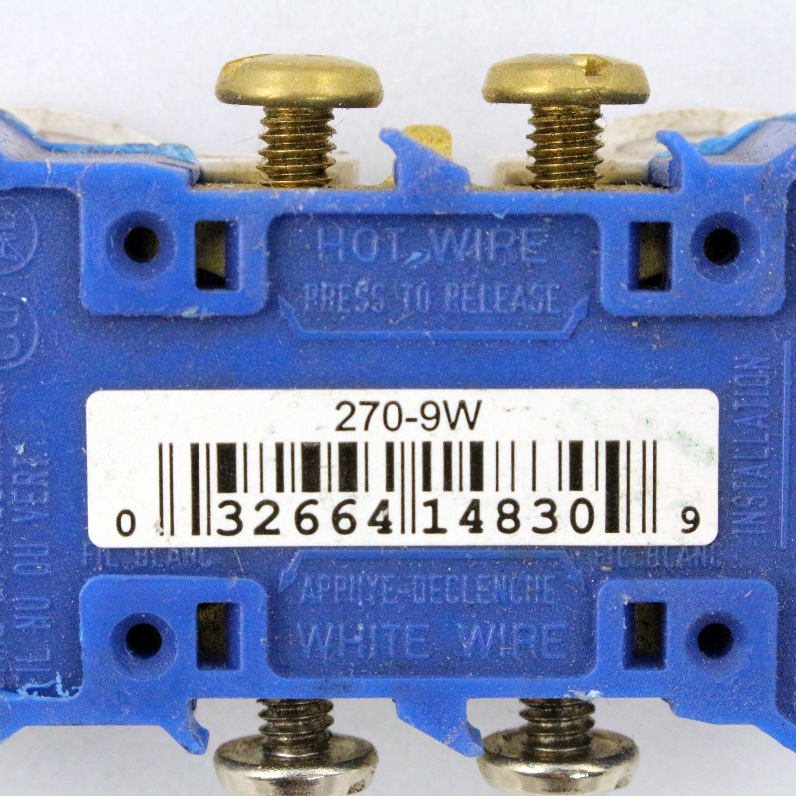 Cooper White Duplex Outlet Receptacles Auto-Grounding NEMA 5-15R 15A Bulk 270-9W