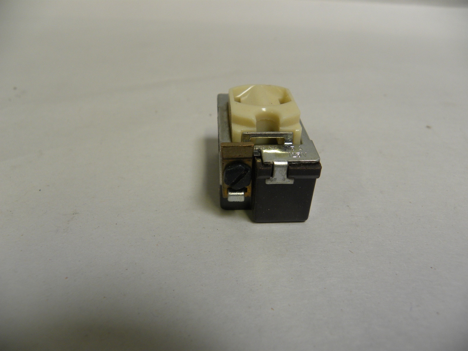NOS Vintage Ivory Eagle No. 967 Interchangeable U-Ground Receptacle Plug (A3)