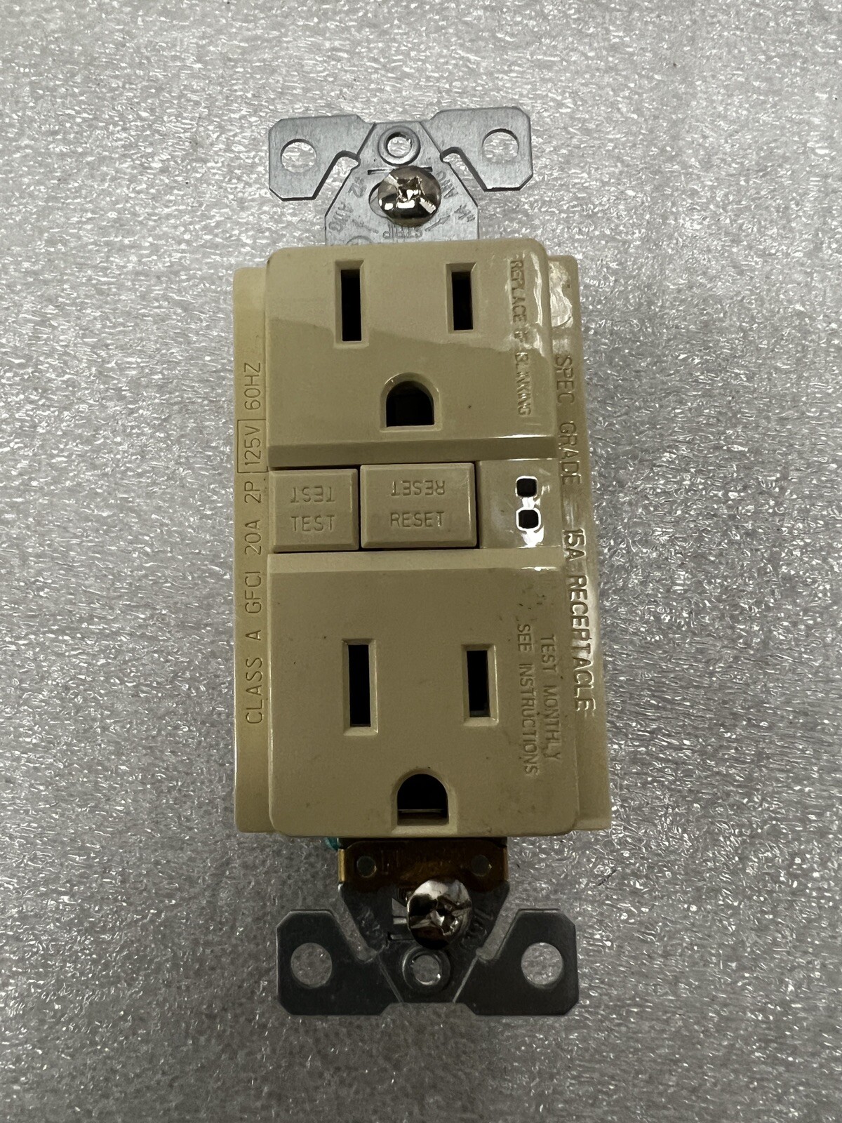 Eaton SGF15V GFCI receptacle Self-test,#14 – 10 AWG 15A 125v – Lot of 8