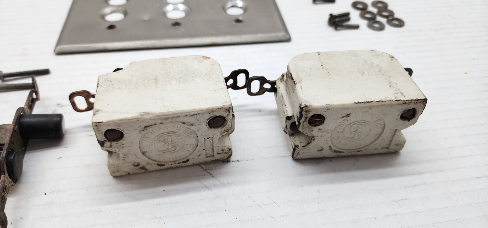3 VINTAGE THE CUTTER COMPANY PUSH BUTTON LIGHT SWITCH GANG COVER ANTIQUE 1920’s