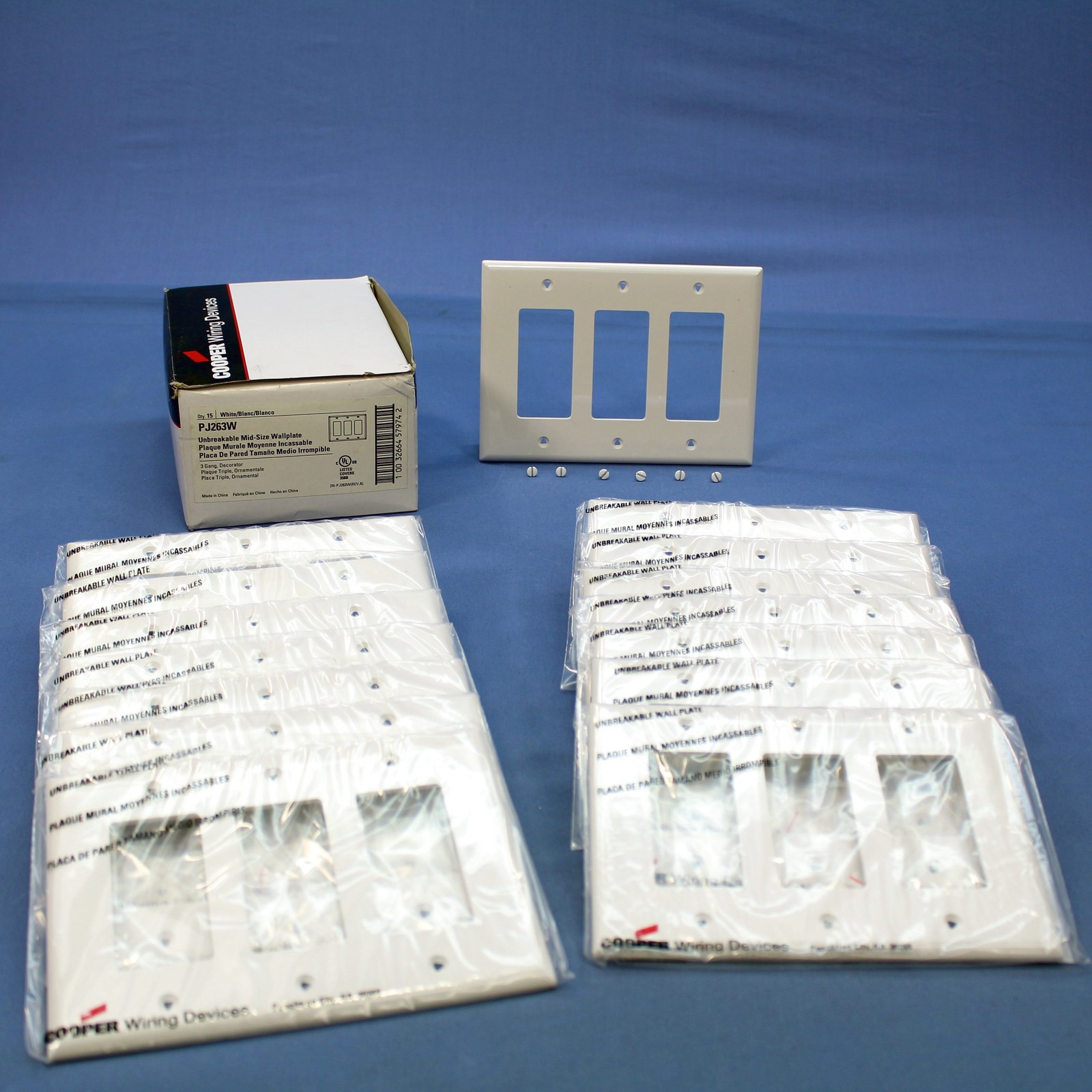Cooper PJ263W White 3-Gang Decorator GFCI Nylon Mid-Size Wallplate Cover 15-pack