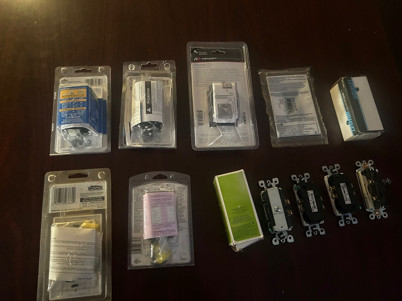 LEVITON GFI OUTLETS WHITE Plus Other Switches & Brands Please C Photos.Lot Of 10