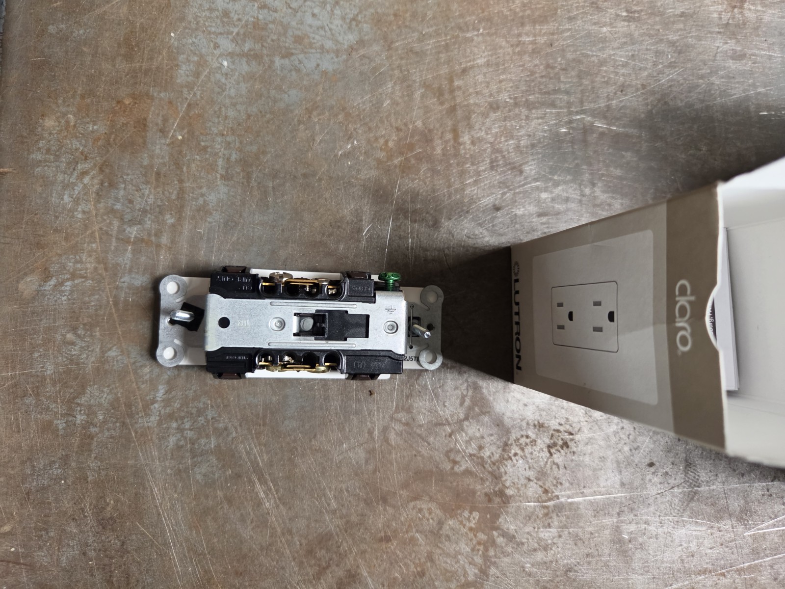 Lot of 30 Lutron SCRS-15-TR-BW tamper proof duplex Decora receptacle
