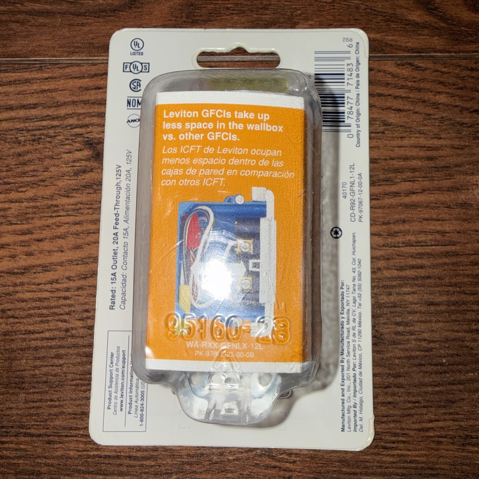 NEW Leviton GFNL1-W GFCI Outlet LED Guide Night Light 15A White Slim Sealed
