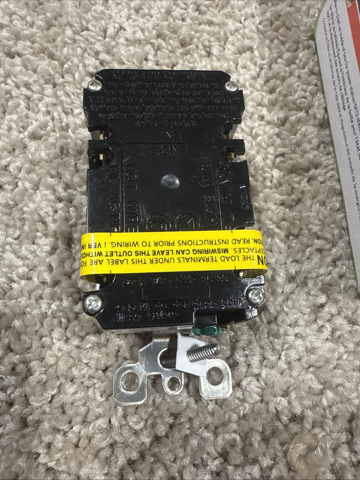 Leviton GFWT1W SmartLockPro GFCI Outlet Commercial White Outdoor Electrical